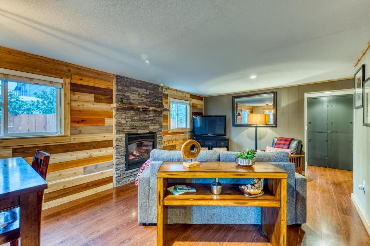 Cozy Coleman St. Cottage Bethel Exteriér fotografie