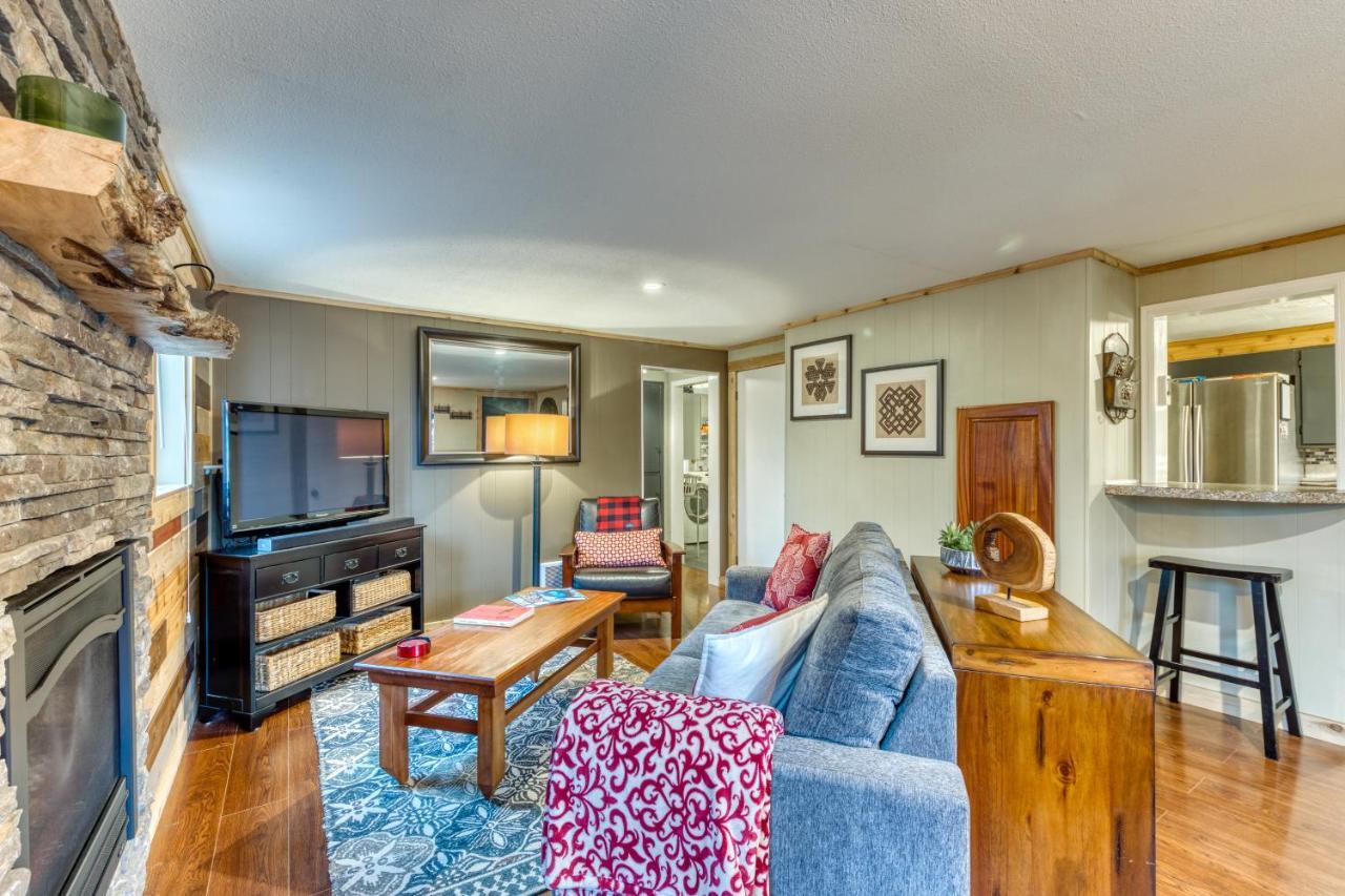 Cozy Coleman St. Cottage Bethel Exteriér fotografie
