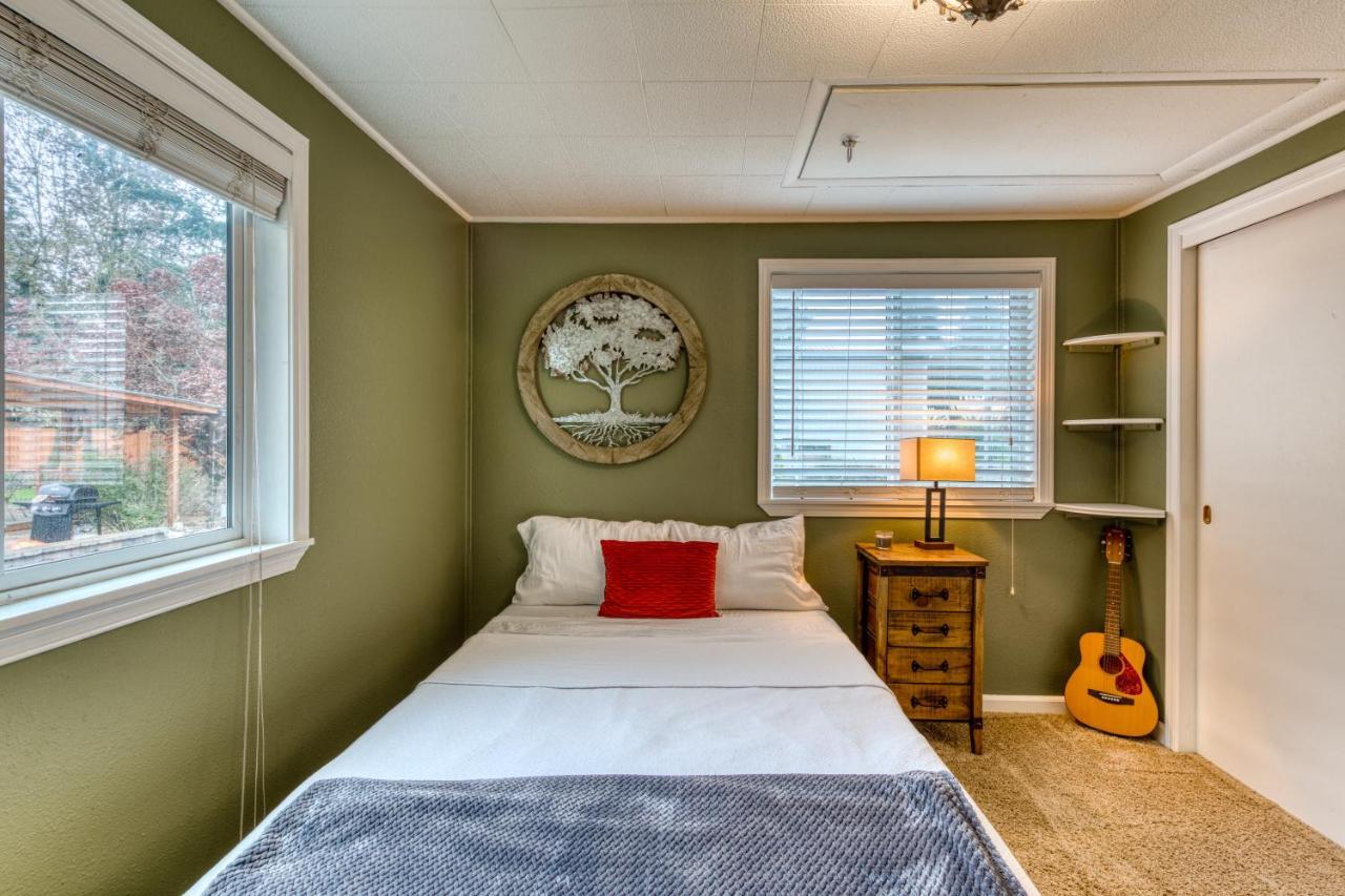 Cozy Coleman St. Cottage Bethel Exteriér fotografie